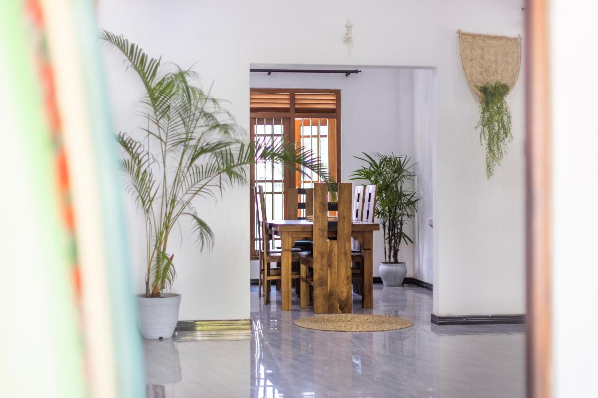 Makai Surf House Hotel Ahangama Exterior photo
