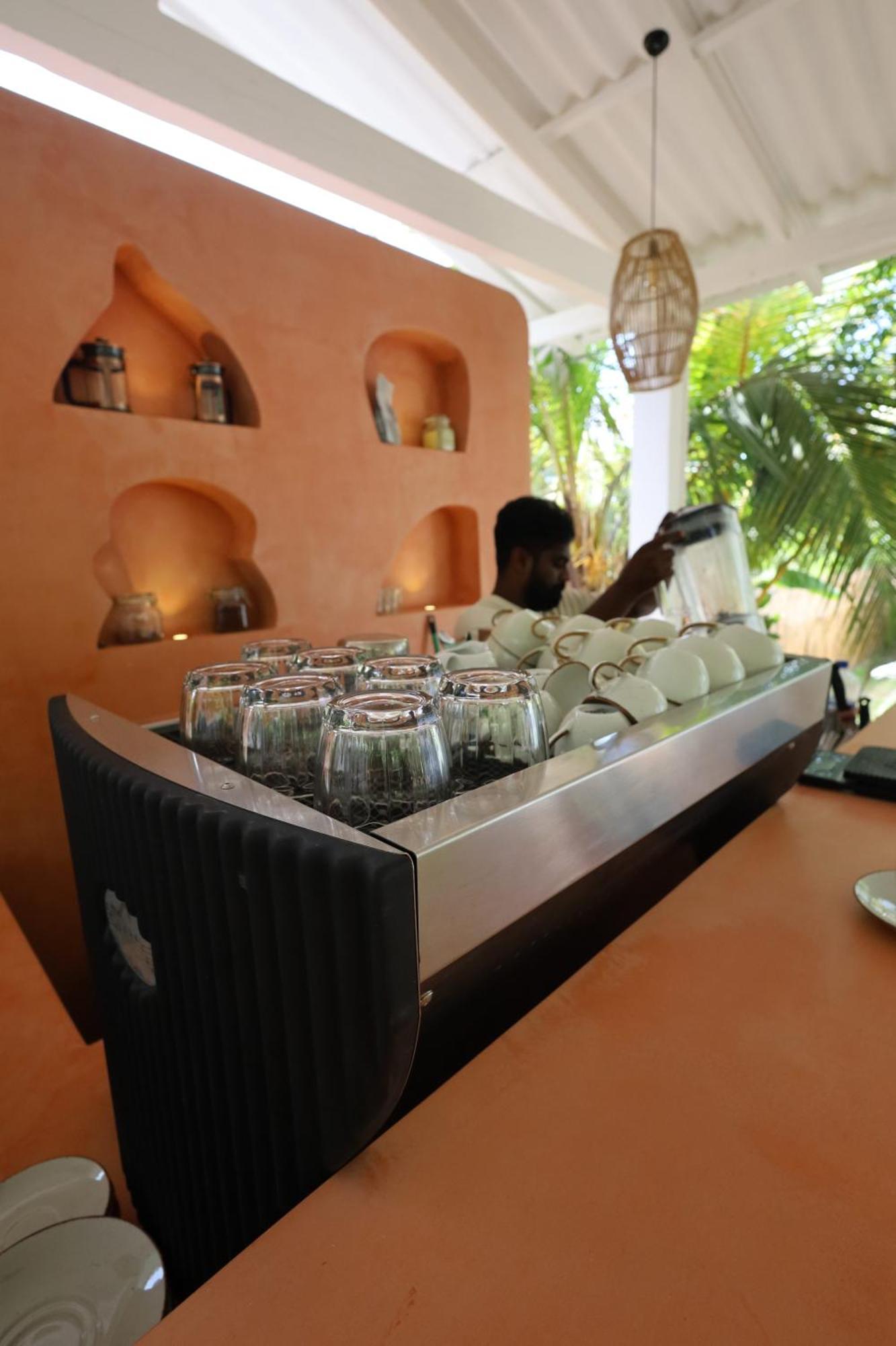 Makai Surf House Hotel Ahangama Exterior photo