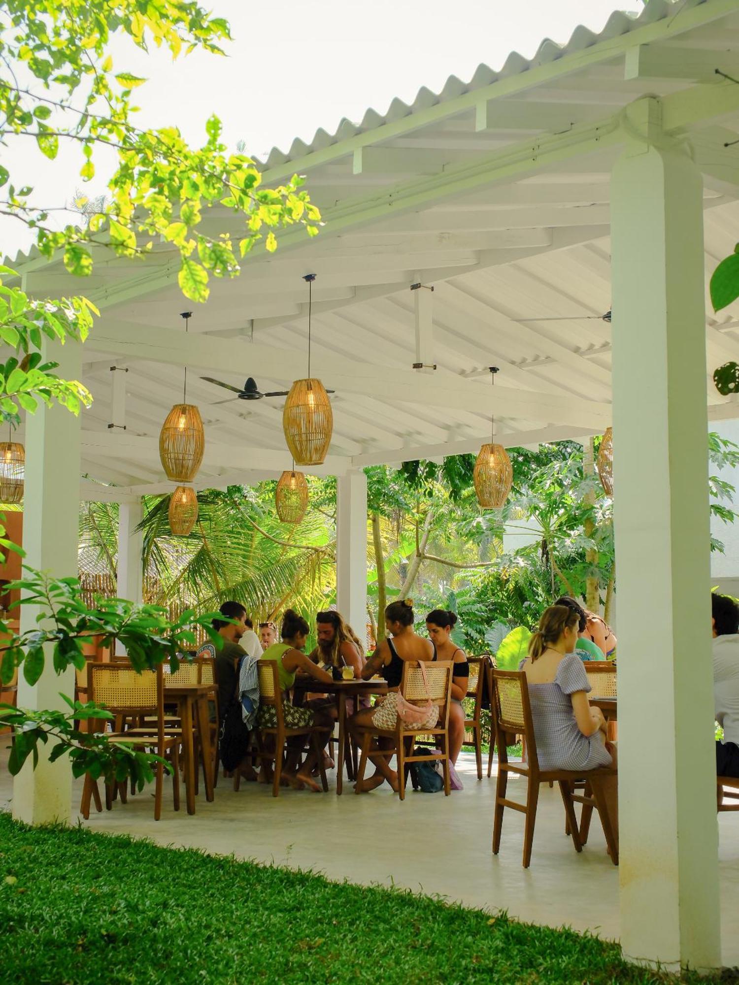 Makai Surf House Hotel Ahangama Exterior photo